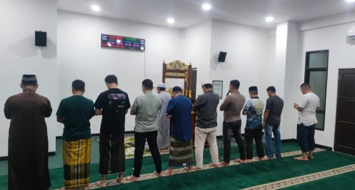 Pererat Kebersamaan di Bulan Suci, Polresta Gelar Buka Puasa dan Tarawih Bersama di Masjid As-Salam