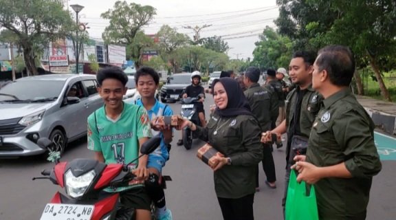 PWI Kapuas Berbagi Berkah Ramadan, Santuni Anak Panti Asuhan dan Bagikan Takjil