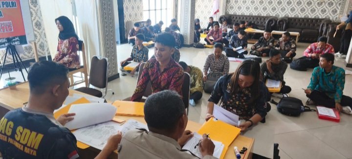 Ratusan Pendaftar Anggota Polri Serbu Polresta Palangka Raya