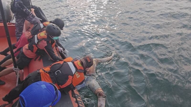 Lima Hari Menanti di Laut Seruyan: Irfan Ditemukan, Duka Menutup Harapan Keluarga ABK Triton 28