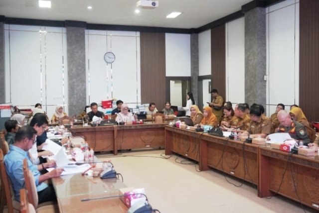 Matangkan Pembahasan Raperda Penanaman Modal dan PTSP