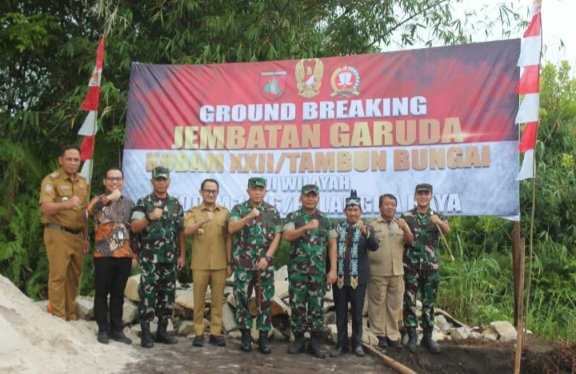Dandim 1016/Palangka Raya Hadiri Peletakan Batu Pertama Jembatan Perintis Garuda