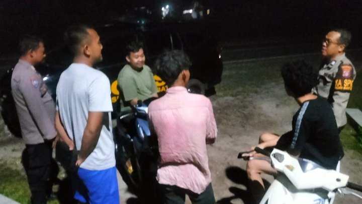 Polsek Bukit Batu Hampiri Tongkrongan Anak Motor, Cegah Kenakalan Remaja