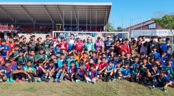 Bupati Kapuas Buka Turnamen Sepak Bola Usia Dini Piala Kadisdik Seri IV 2026