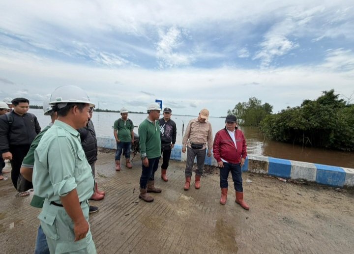 Bupati Kapuas Tinjau Jalan Rusak di Kapuas Kuala dan Bataguh