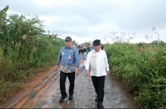Bupati Kapuas Tinjau Jalan di Kapuas Kuala, Siapkan Pemeliharaan Sejumlah Ruas