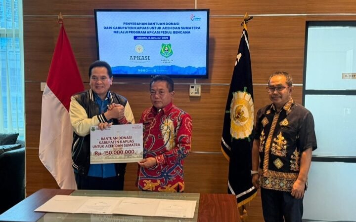 Pemkab Kapuas Salurkan Donasi Bencana untuk Aceh dan Sumatera Melalui APKASI