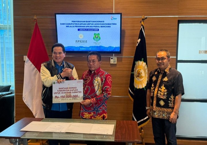 Pemkab Kapuas Salurkan Donasi Bencana untuk Aceh dan Sumatera Melalui APKASI
