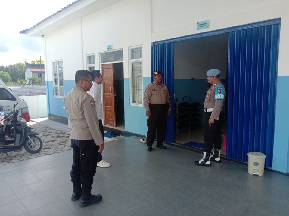 Polsek Pahandut Pantau Aktivitas Proses MBG di SPPG 2 Polda Kalteng