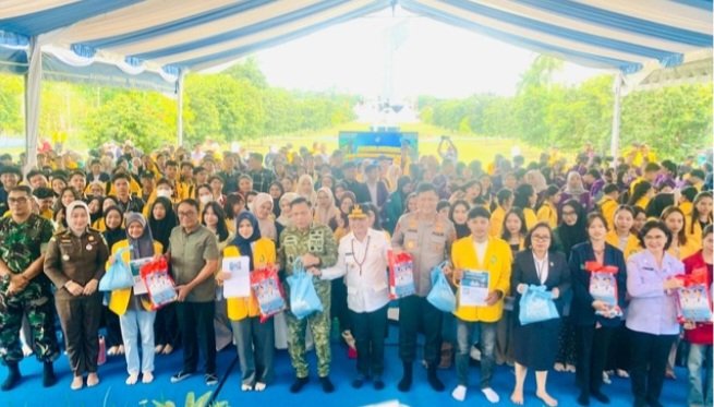 Gubernur Buka Pasar Murah Spesial Hari Jadi ke-69 Kalteng untuk Mahasiswa