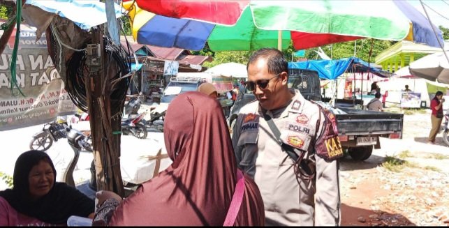 Polsek Bukit Batu Gelar Patroli Harkamtibmas di Pasar Rakyat Tangkiling untuk Cegah Premanisme