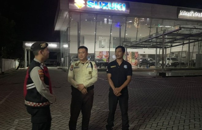 Satsamapta Polresta Gelar Patroli Malam Sambangi Objek Vital & Sampaikan Imbauan Kamtibmas