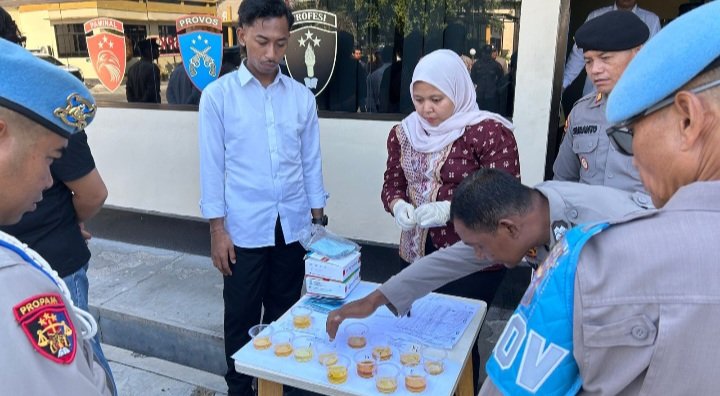 Pastikan Bebas Narkoba, Sidokkes Polresta Tes Urine 16 Bintara Mutasi Masuk