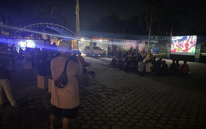 Pererat Kebersamaan, Anggota Kodim 1016/Plk & Masyarakat Nobar Piala Dunia