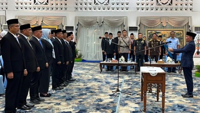 Gubernur Kalteng Lantik 8 Pejabat Eselon II
