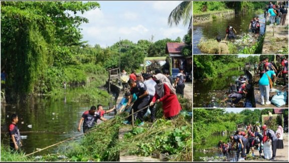 Anggota Kodim 1016/Plk Gelar Karya Bakti Pembersihan Parit