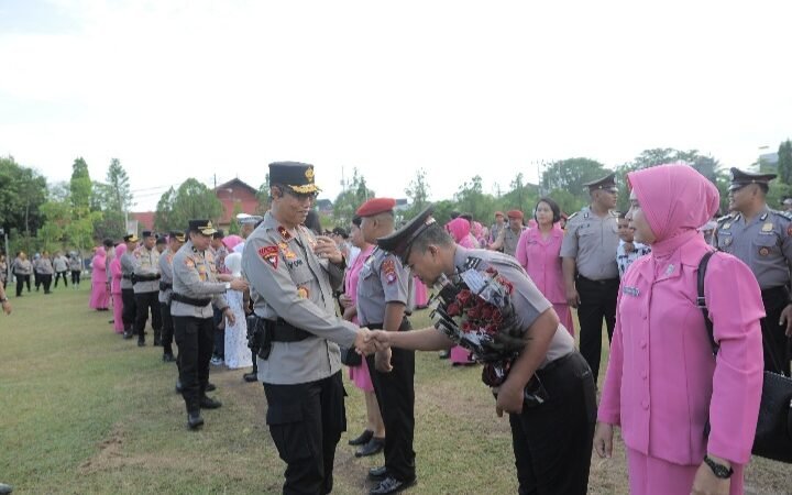 Momentum Hari Bhayangkara ke-80, 863 Personel Polda Kalteng & Polres Jajaran Naik Pangkat