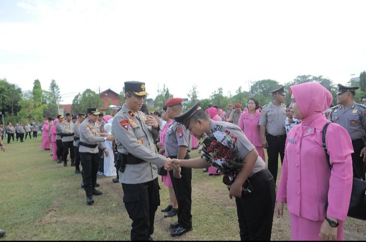 Momentum Hari Bhayangkara ke-80, 863 Personel Polda Kalteng & Polres Jajaran Naik Pangkat