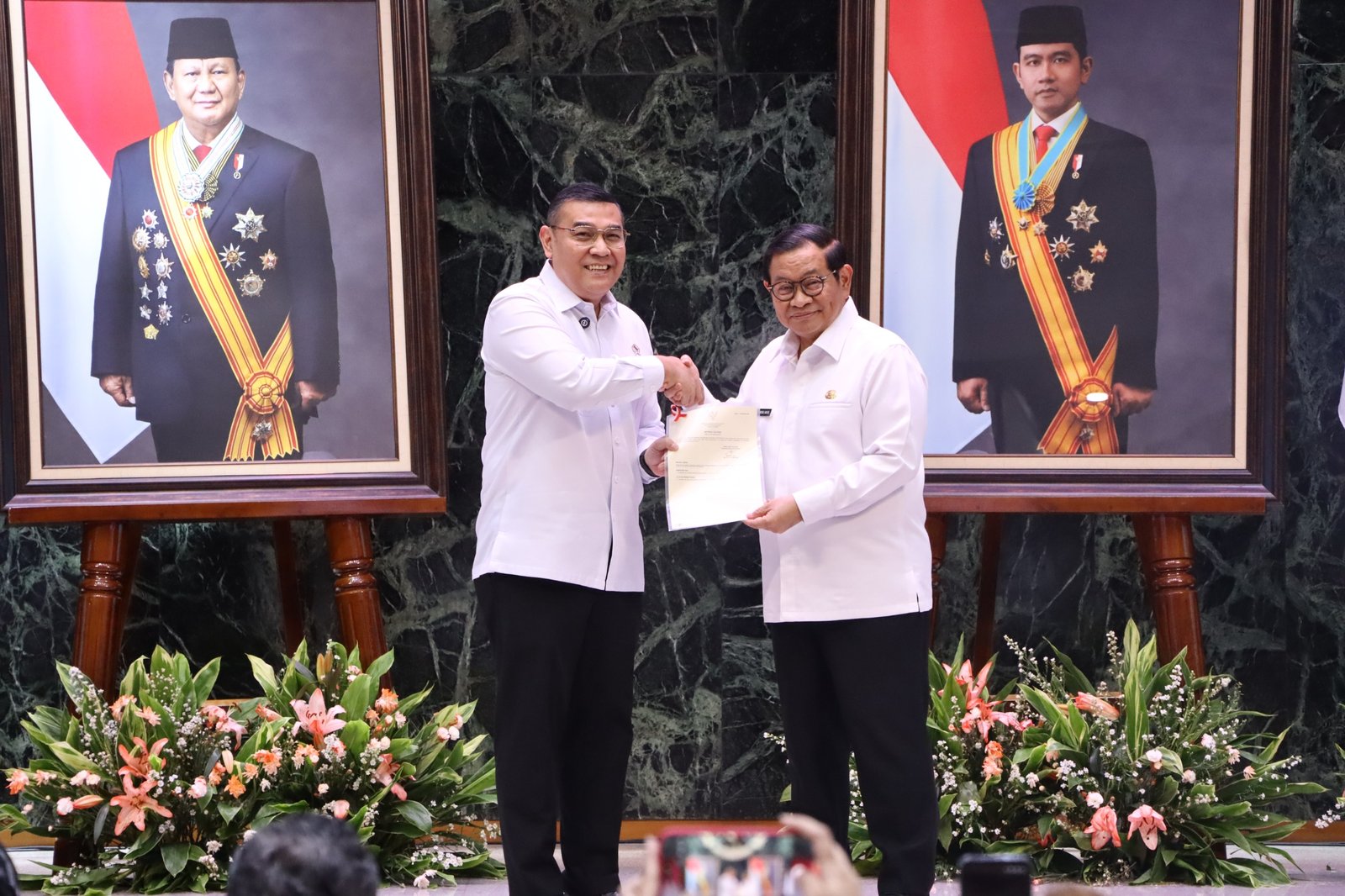 Jakarta Nyaris Tuntas Sertifikasi Tanah, ATR/BPN Serahkan 499 Sertipikat untuk Pemprov DKI