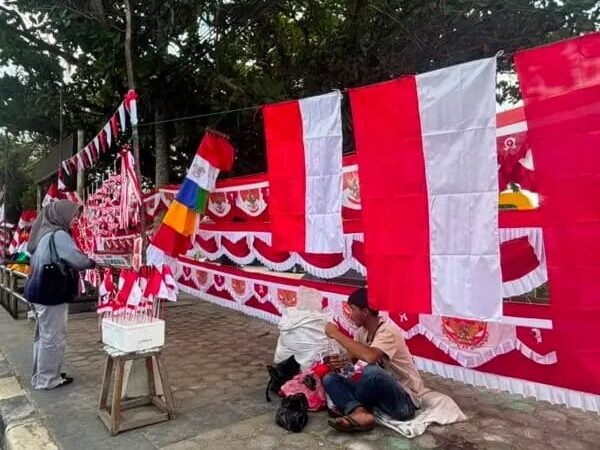 Jelang 17 Agustus, Lapak Bendera dan Umbul-Umbul Ramai di Palangka Raya