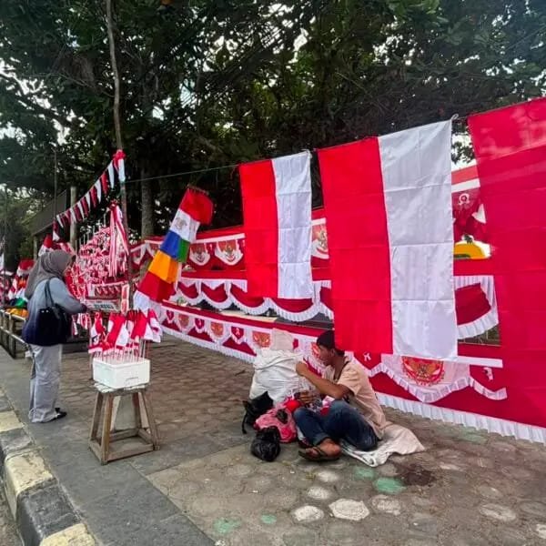 Jelang 17 Agustus, Lapak Bendera dan Umbul-Umbul Ramai di Palangka Raya