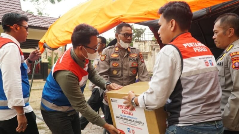 Pertamina Bagikan 14.000 Masker dan Vitamin untuk Warga dan Petugas Karhutla