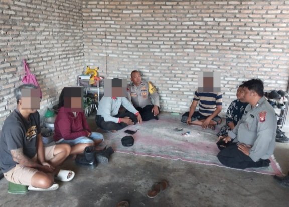 Mediasi Perselisihan Warga, Polsek Pahandut Mengedepankan Penyelesaian Humanis
