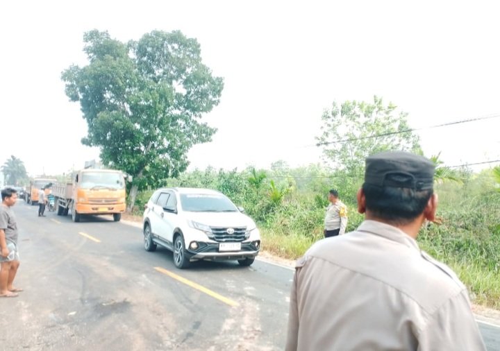 Quick Respons Laka Lantas, Polsek Sabangau Amankan TKP di Jalan Mahir Mahar