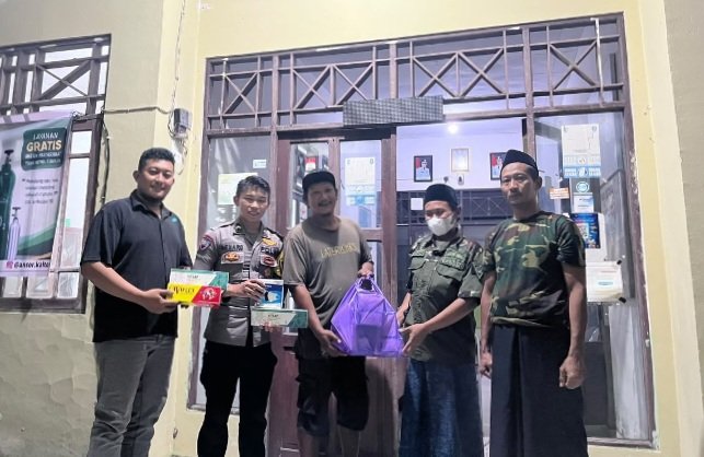 Bhabinkamtibmas Habaring Hurung Dampingi Penyaluran Bantuan & Sampaikan Pesan Kamtibmas
