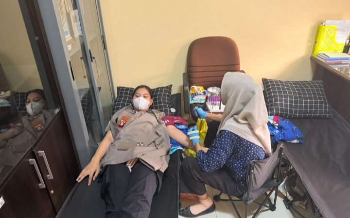 Peduli Kemanusiaan, Polwan Polresta Palangka Raya Donor Darah
