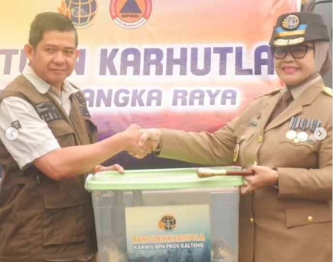 Peduli Warga, BPN Kalteng Salurkan Bantuan Peralatan Tangani Karhutla ke BPBD Palangka Raya﻿