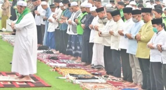 Doakan Hujan Turun Redakan Karhutla, Pemko Palangka Raya dan Ratusan Ojol Gelar Shalat Istisqa