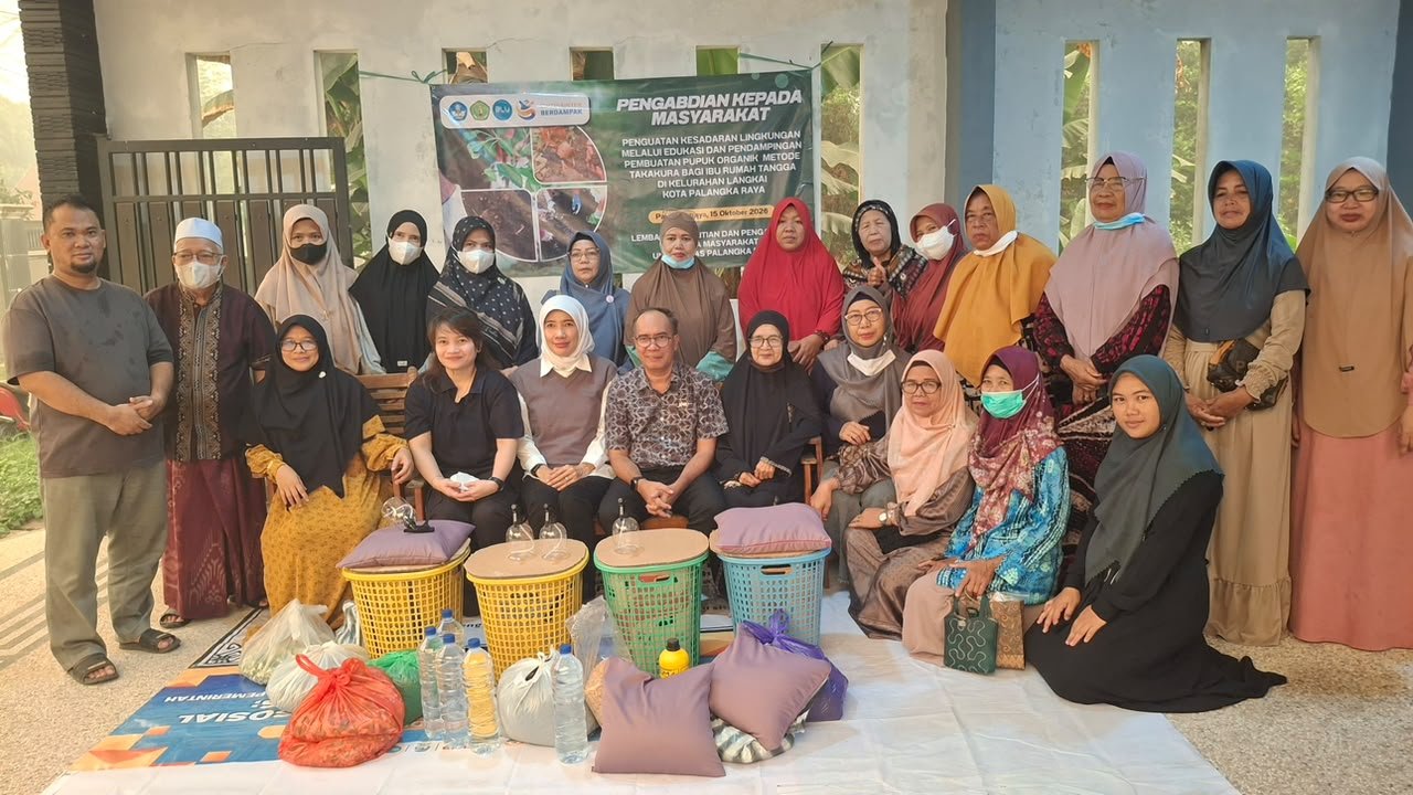 LPPM UPR Ajari Ibu Rumah Tangga di Palangka Raya Olah Sampah Jadi Pupuk Organik