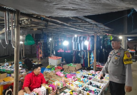 Cegah Gangguan Kamtibmas, Polsek Rakumpit Patroli di Pasar Malam
