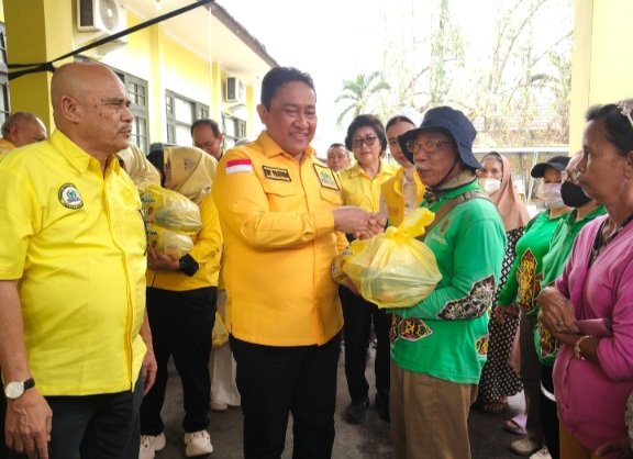Golkar Kalteng Bagikan 1000 Paket Sembako untuk Masyarakat