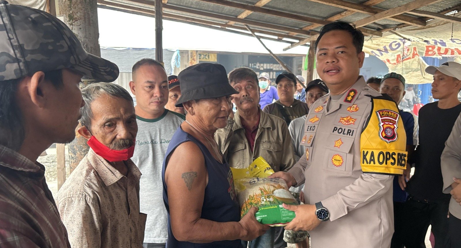 Dari Pangkalan Ojek, Kapolres Barito Selatan Ajak Warga Cegah Karhutla dan Kecelakaan