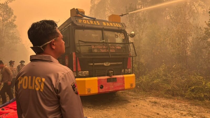 Kapolres Pimpin Pemadaman Karhutla di Barito Selatan