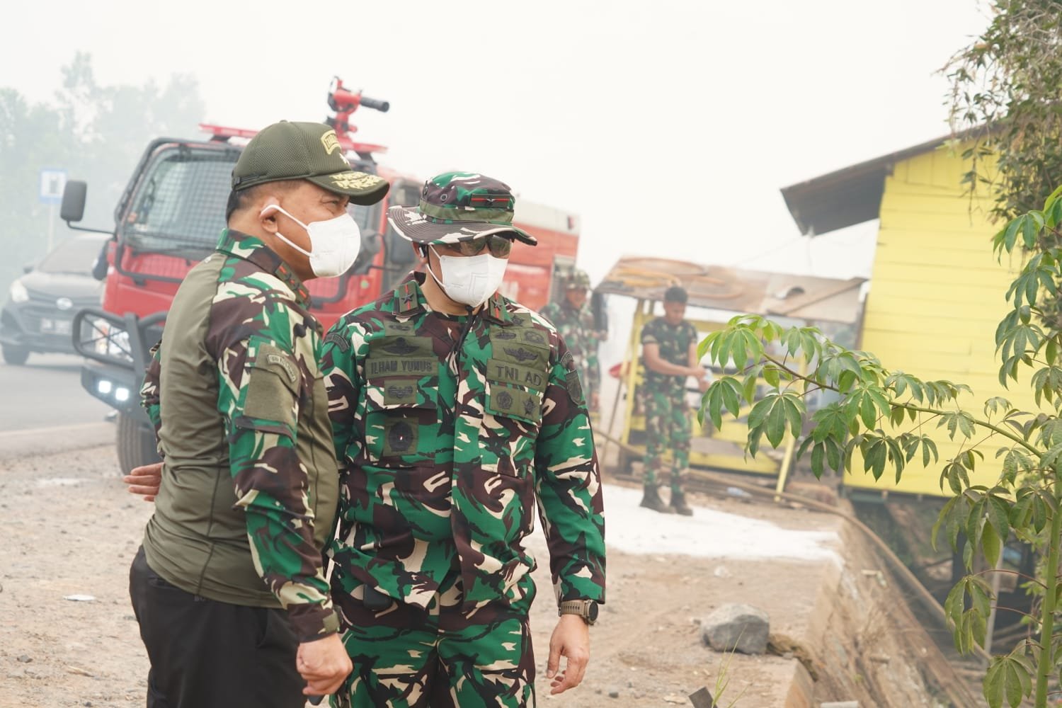 Pangdam Tambun Bungai Kerahkan Alat Berat Atasi Karhutla di Sambang Lihum